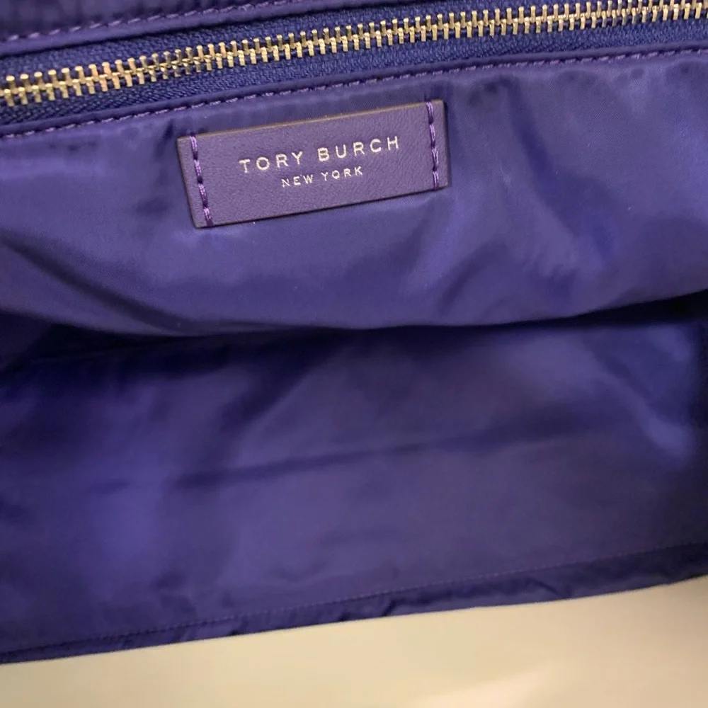 NWT Tory Burch Ella Tote in the color Nothing Ditsy - Picture 3 of 9